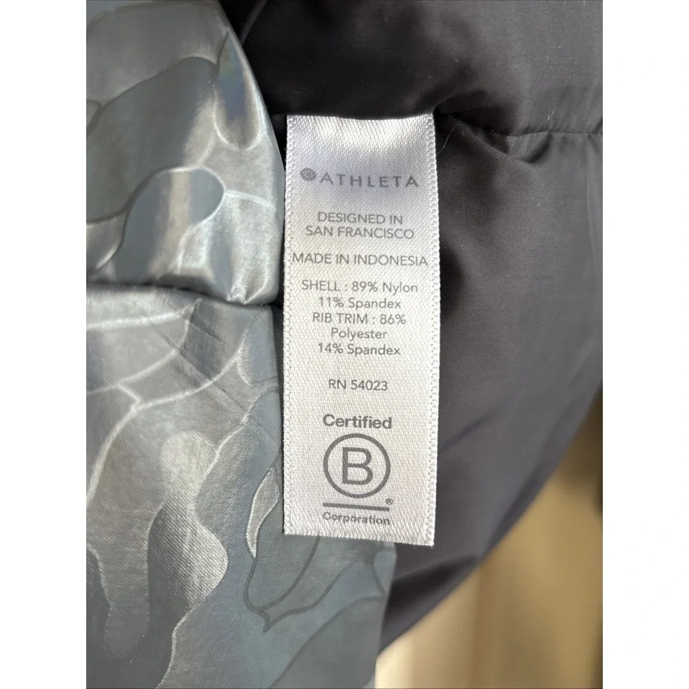 Athleta Women's Small Camo Iridescent Gray Outbound Parka Puffer jacket Full Zip